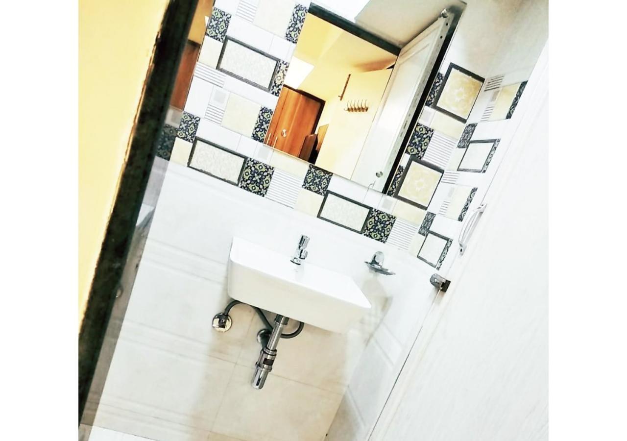Hotel Ashyana - Near To Grant Road Station Mumbai Bombaim Exterior foto