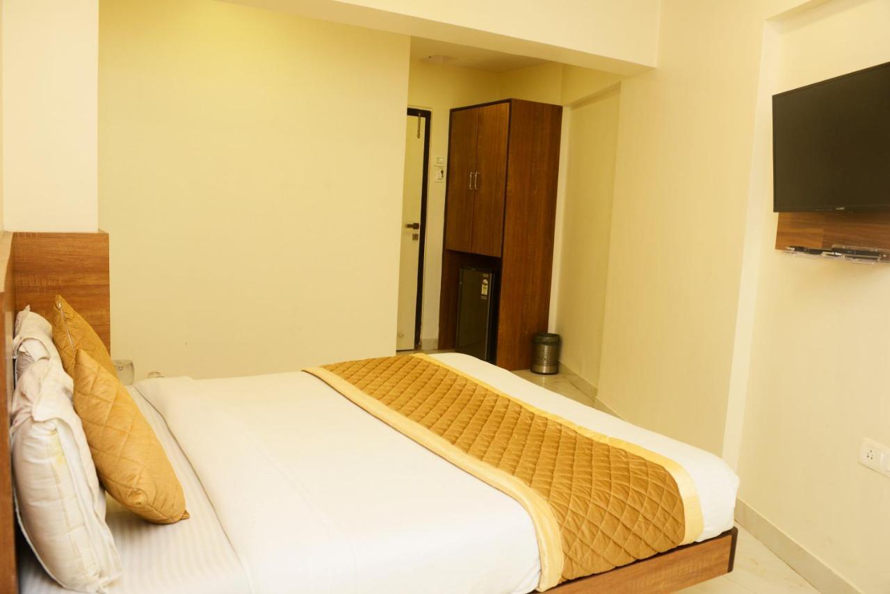 Hotel Ashyana - Near To Grant Road Station Mumbai Bombaim Exterior foto