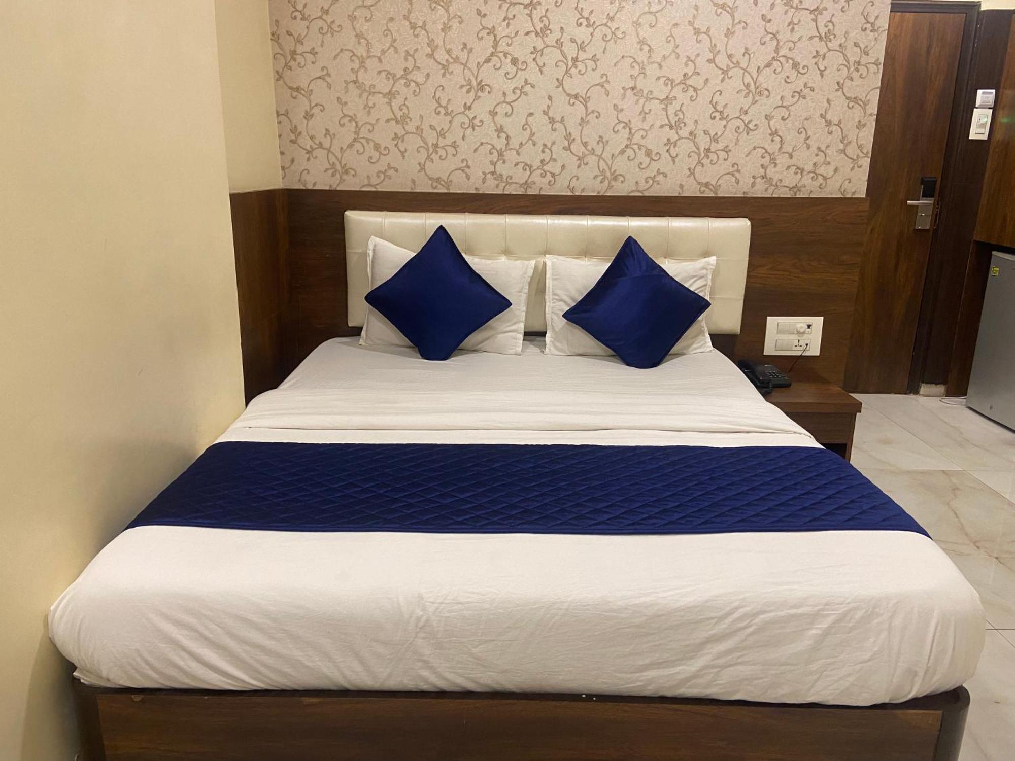 Hotel Ashyana - Near To Grant Road Station Mumbai Bombaim Exterior foto